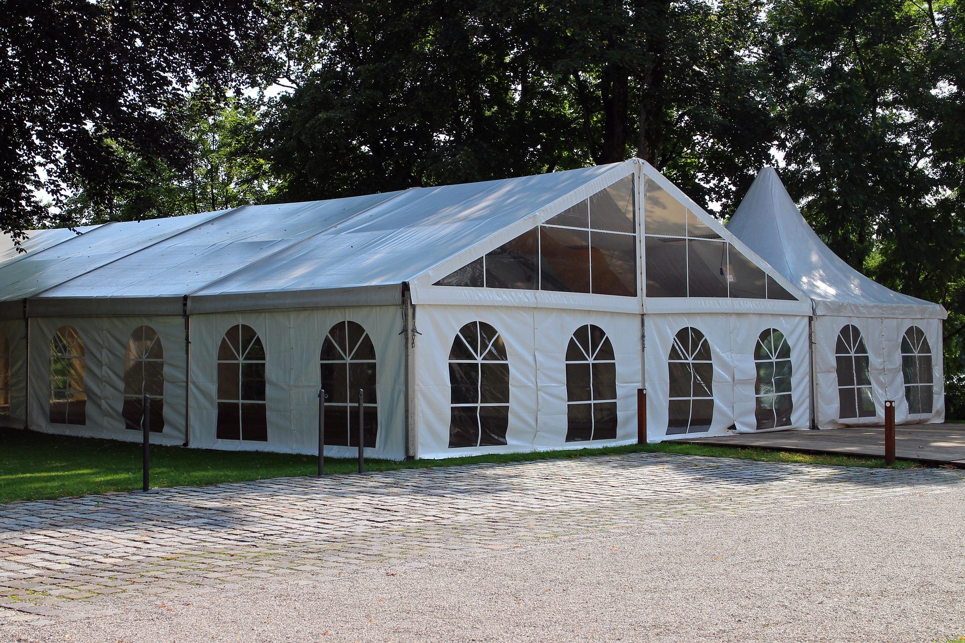 The Ultimate Guide to Marquee Tent Hire: Choosing the Right Tent for Your Event 6 The Ultimate Guide to Marquee Tent Hire: Choosing the Right Tent for Your Event